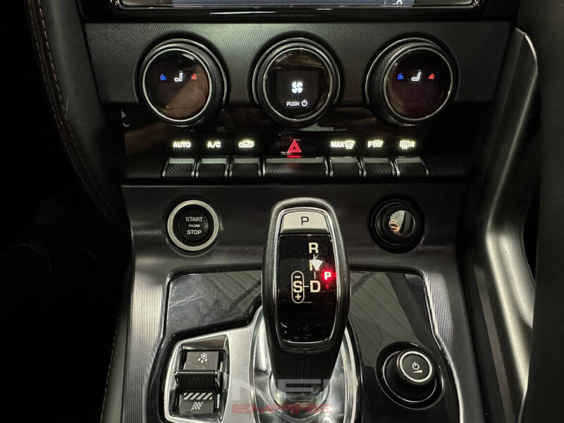 2018 Jaguar F-TYPE R