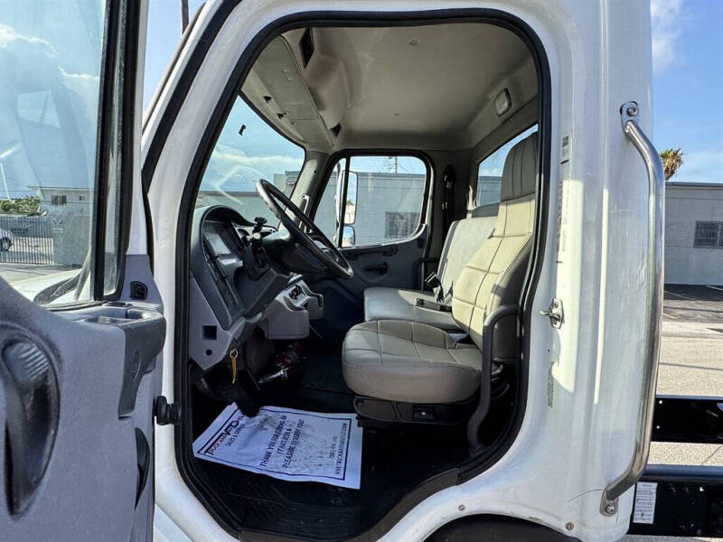 2018 Freightliner M2 106