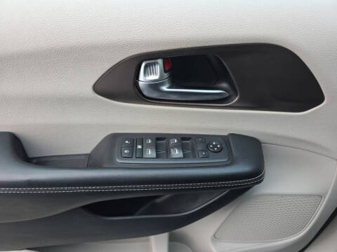 2020 Chrysler Voyager LXi