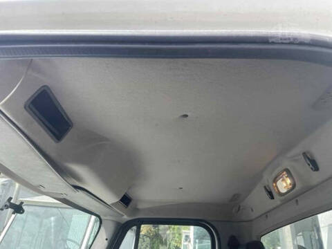 2015 Freightliner M2 106