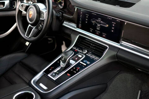 2018 Porsche Panamera Turbo S E-Hybrid