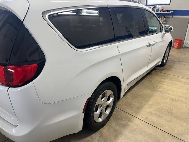 2017 Chrysler Pacifica Touring-L Plus