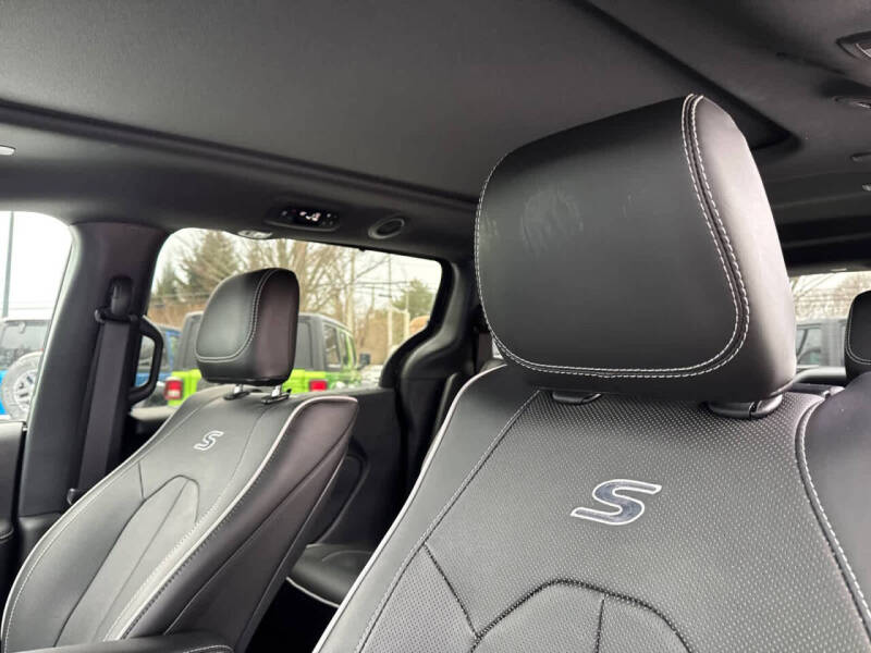 2023 Chrysler Pacifica Plug-In Hybrid Limited