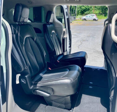 2024 Chrysler Pacifica Touring L