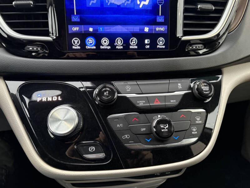 2017 Chrysler Pacifica Touring