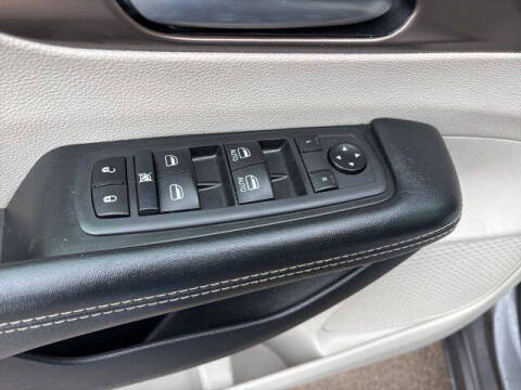 2020 Chrysler Voyager LXi