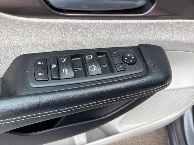 2020 Chrysler Voyager LXi