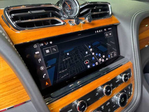 2023 Bentley Bentayga EWB V8