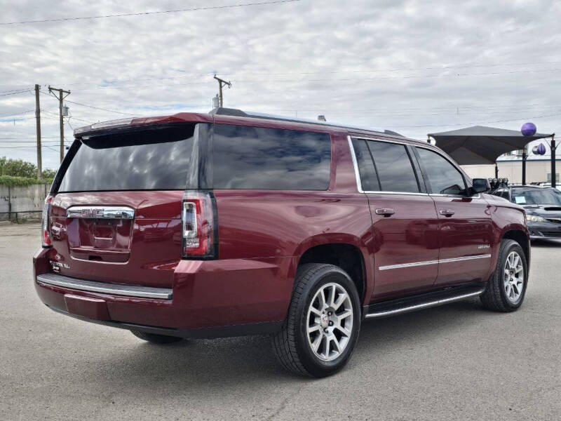 2017 GMC Yukon XL Denali