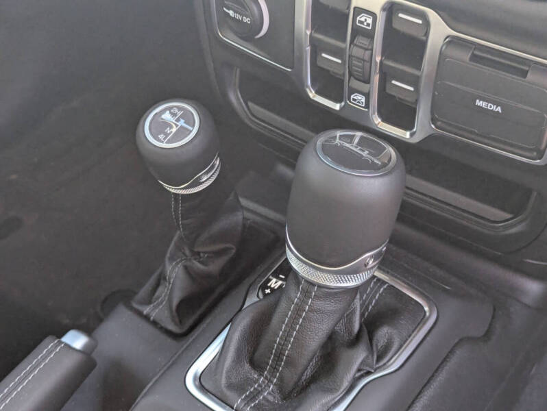 2025 Jeep Gladiator High Tide