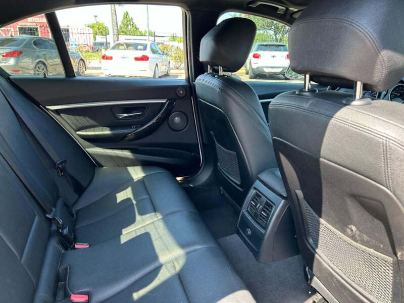 2018 BMW 3 Series 330i