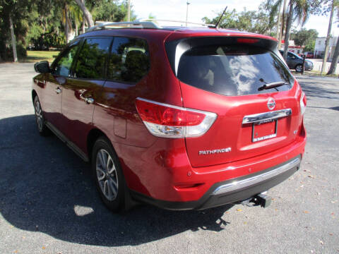 2016 Nissan Pathfinder SV