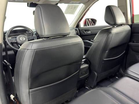 2022 Nissan Pathfinder SL