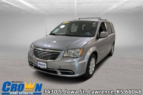 2016 Chrysler Town and Country for sale at Crown Automotive of Lawrence Kansas in Lawrence KS