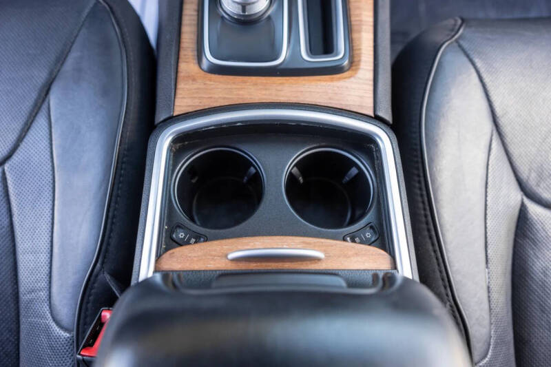 2017 Chrysler 300 C Platinum