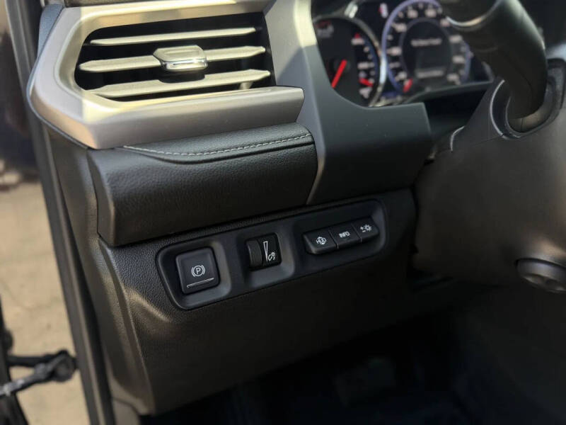 2022 GMC Acadia Denali