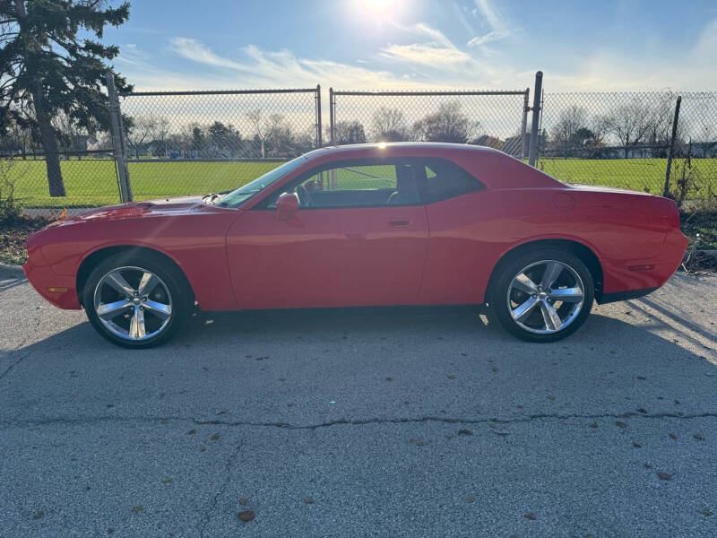 2010 Dodge Challenger SE photo 2