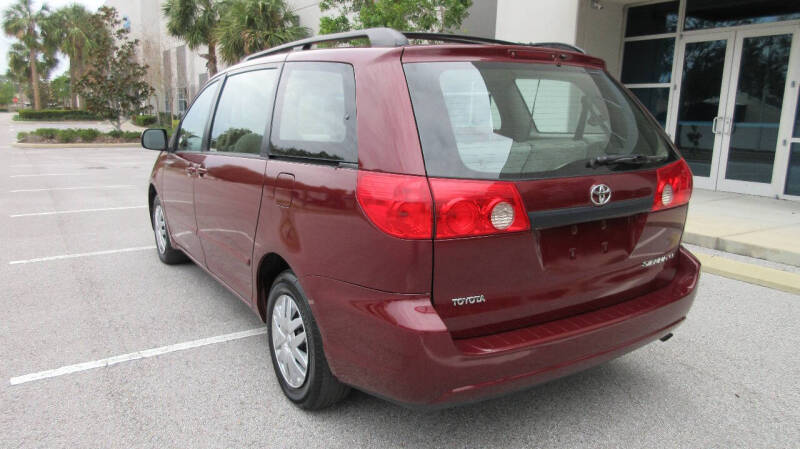 2008 Toyota Sienna null photo 3