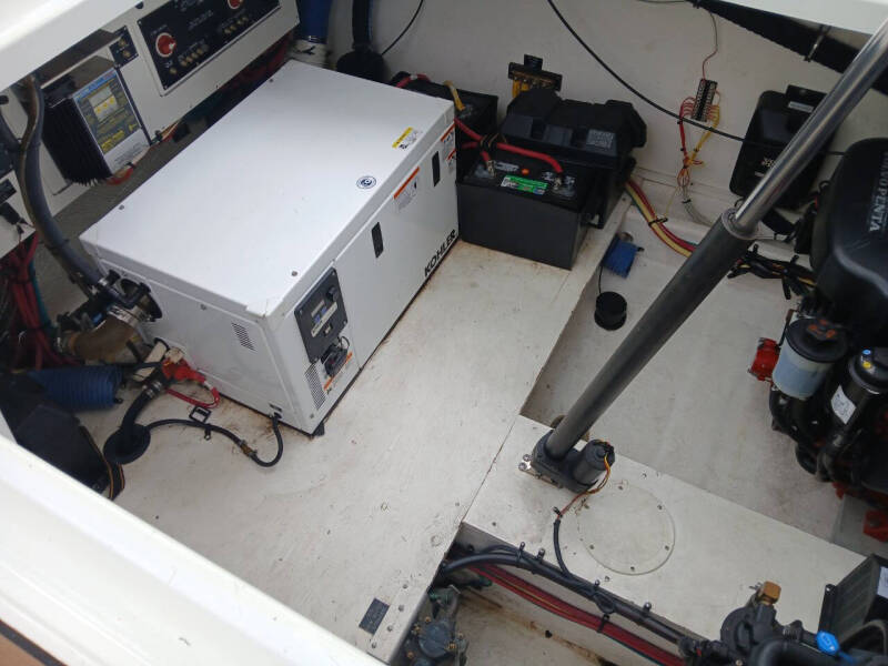 2012 Cruisers Yachts 380 Express