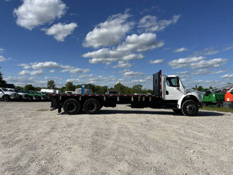 2017 Freightliner M2106 Truck