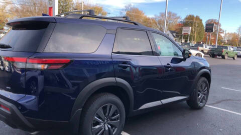 2025 Nissan Pathfinder SV