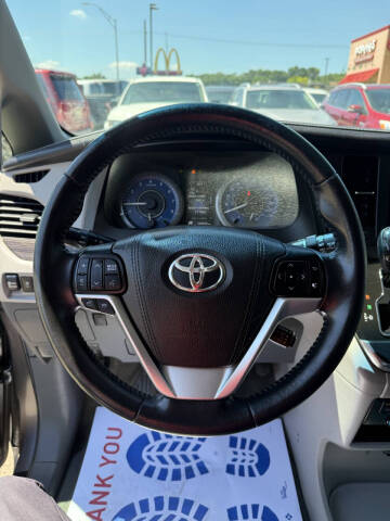 2015 Toyota Sienna XLE 8-Passenger