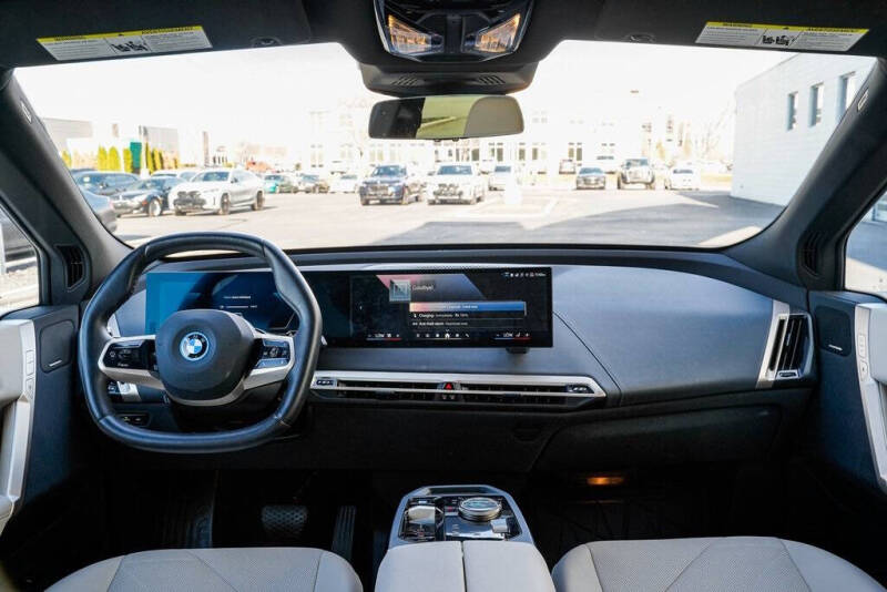 2025 BMW iX xDrive50