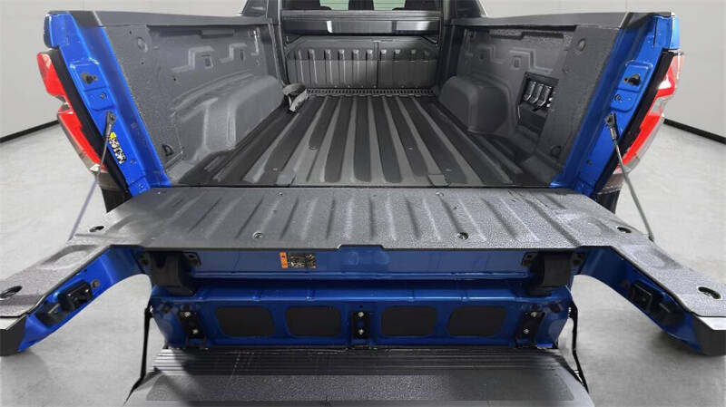 2025 Chevrolet Silverado EV RST