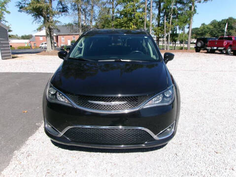 2017 Chrysler Pacifica Touring-L