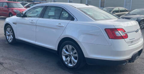 2011 Ford Taurus SEL