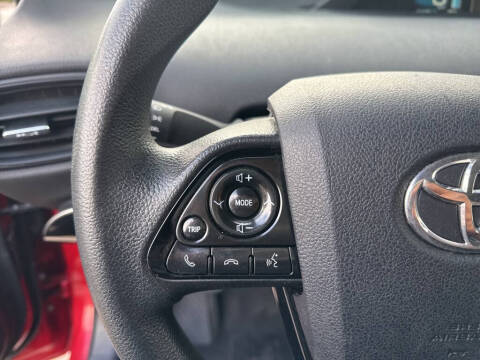 2022 Toyota Prius LE