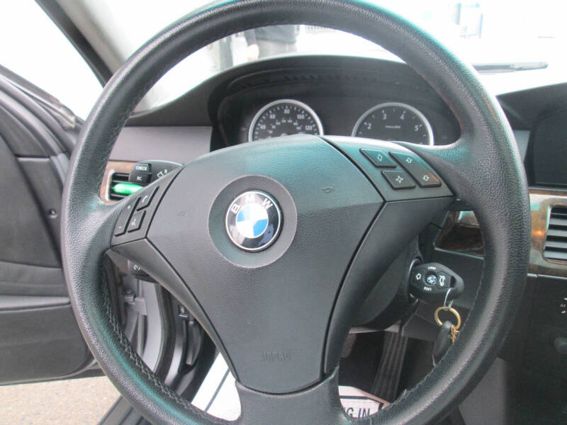 2004 BMW 5 Series 530i