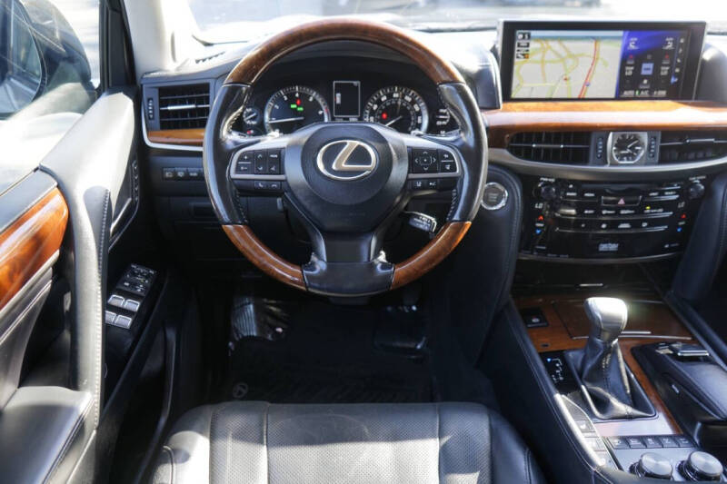 2016 Lexus LX 570