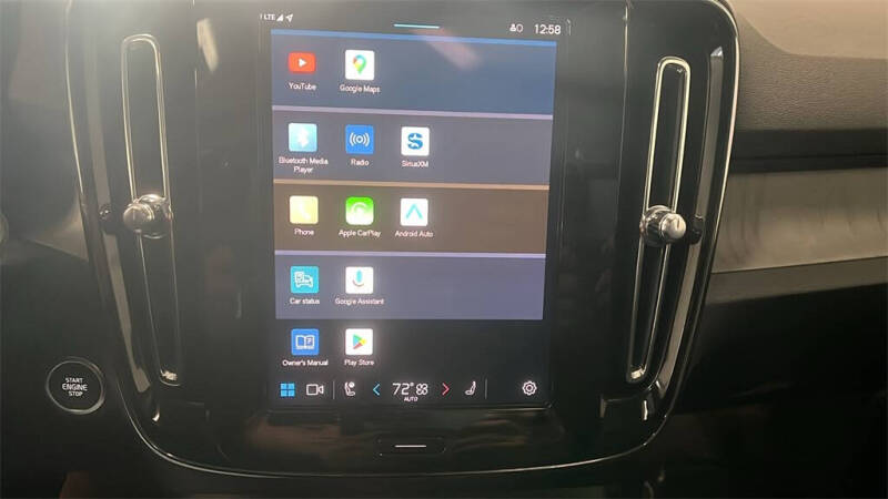 2025 Volvo XC40 B5 Core Bright Theme