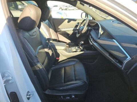 2024 Cadillac XT4 Premium Luxury