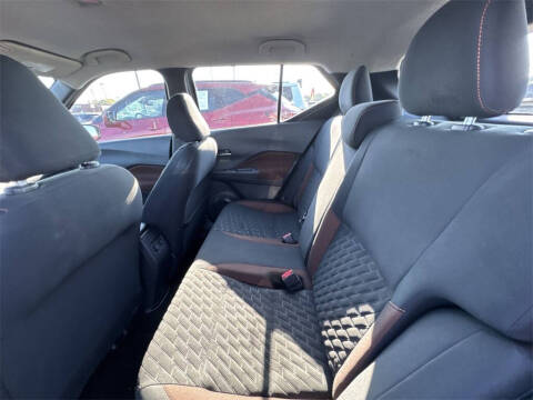 2023 Nissan Kicks SR