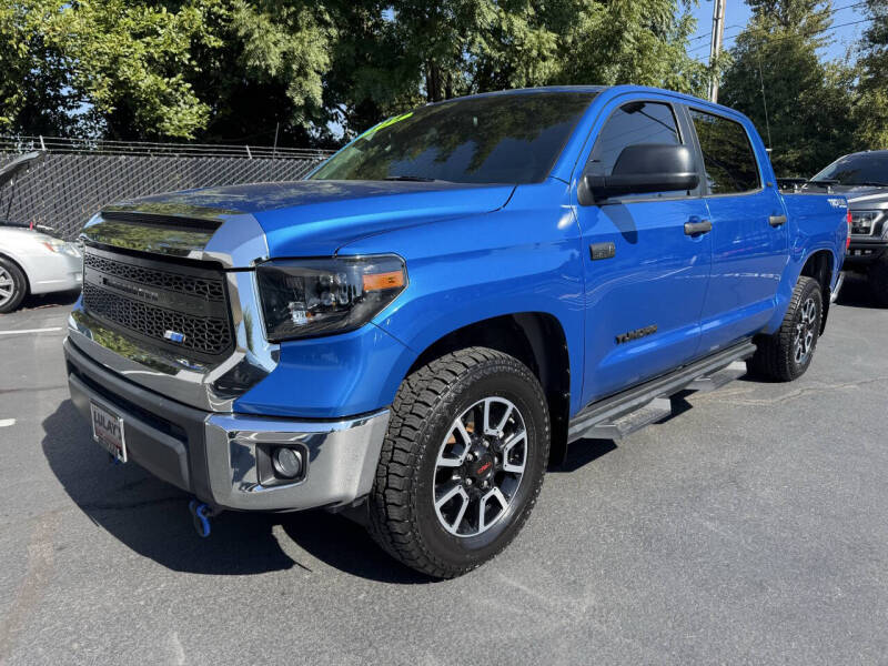 2017 Toyota Tundra SR5's photo
