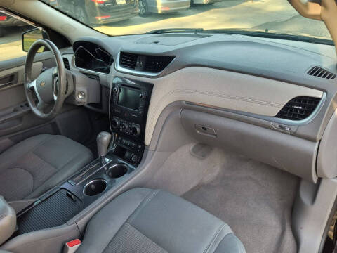 2017 Chevrolet Traverse LT