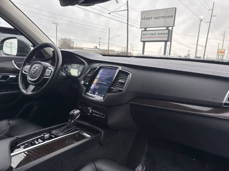 2018 Volvo XC90 T6 Momentum