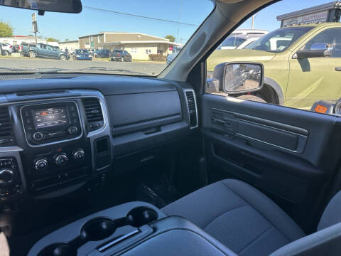 2024 RAM 1500 Classic SLT