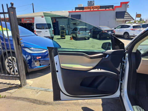 2017 Tesla Model X 75D