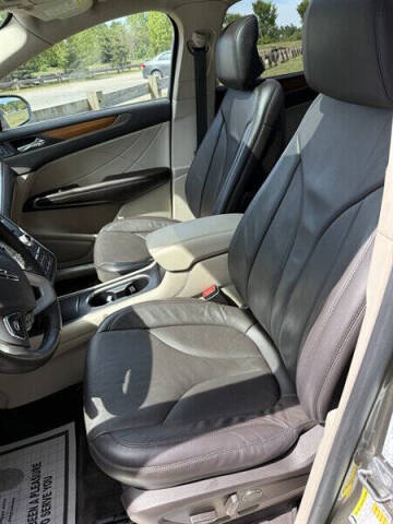 2017 Lincoln MKC Select