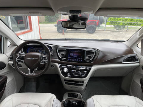 2017 Chrysler Pacifica Touring-L Plus