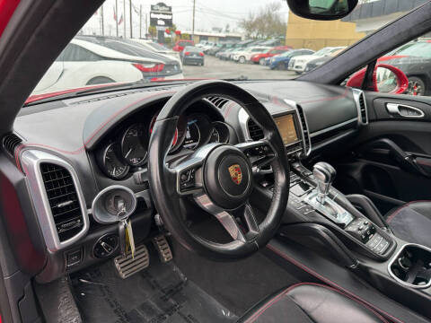2016 Porsche Cayenne GTS
