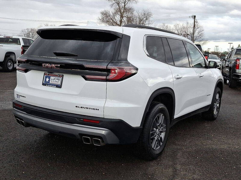 2025 GMC Acadia Elevation