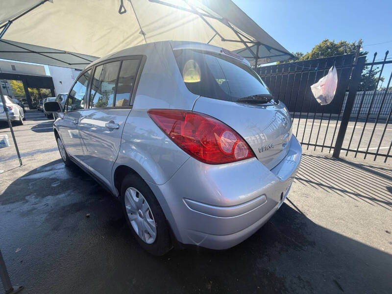 2011 Nissan Versa 1.8 S