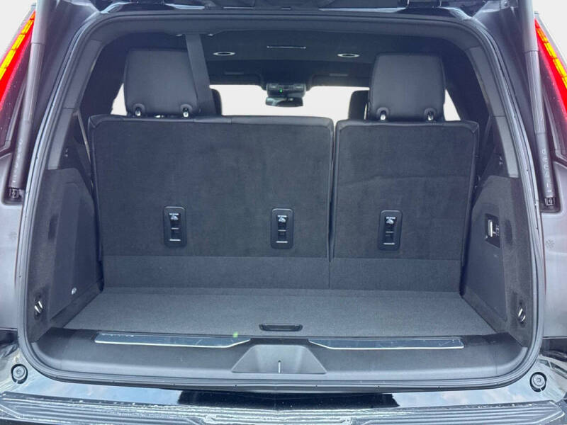 2024 Cadillac Escalade Luxury