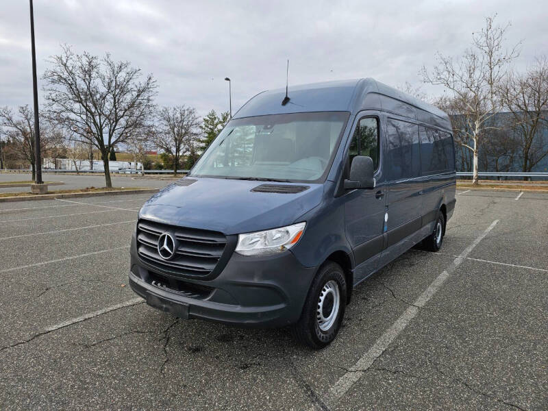 2019 Mercedes-Benz Sprinter Crew Van Base's photo