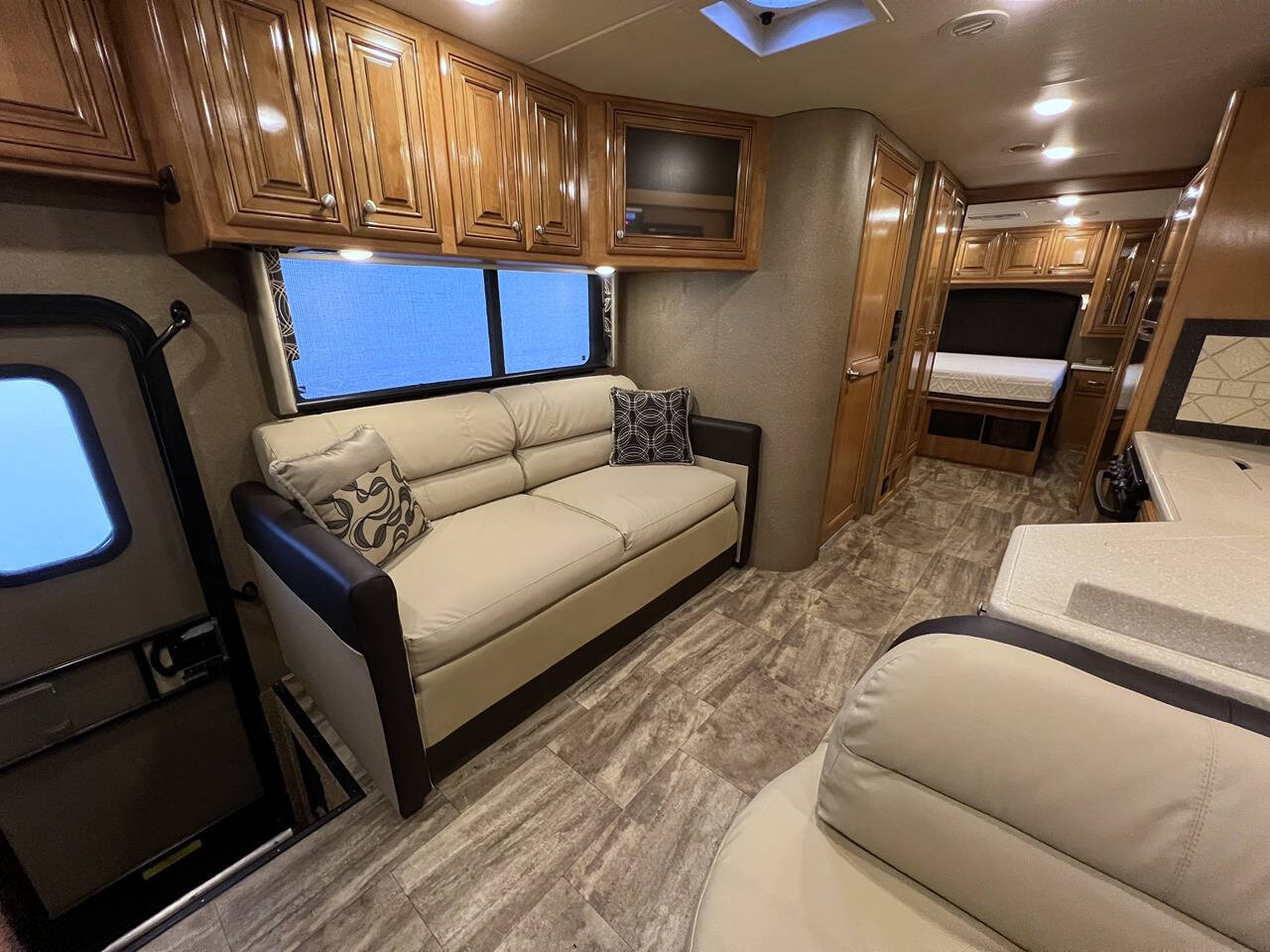 2016 Thor Motor Coach Palazzo for sale at Simple Car Company in Oak Harbor, WA