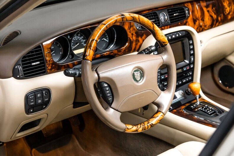 2006 Jaguar XJ-Series XJ8